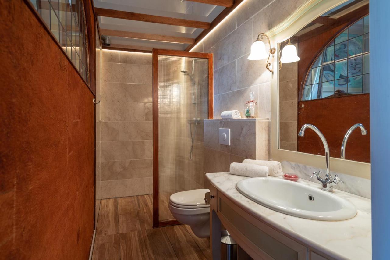 דירן Huis Met De Leeuwenkoppen מראה חיצוני תמונה